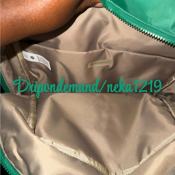 Lululemon Everywhere Backpack 22L- Raceway Green/Sheer Oak - Picture 6 of 10